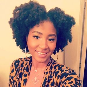 Meet your Posher, Calia